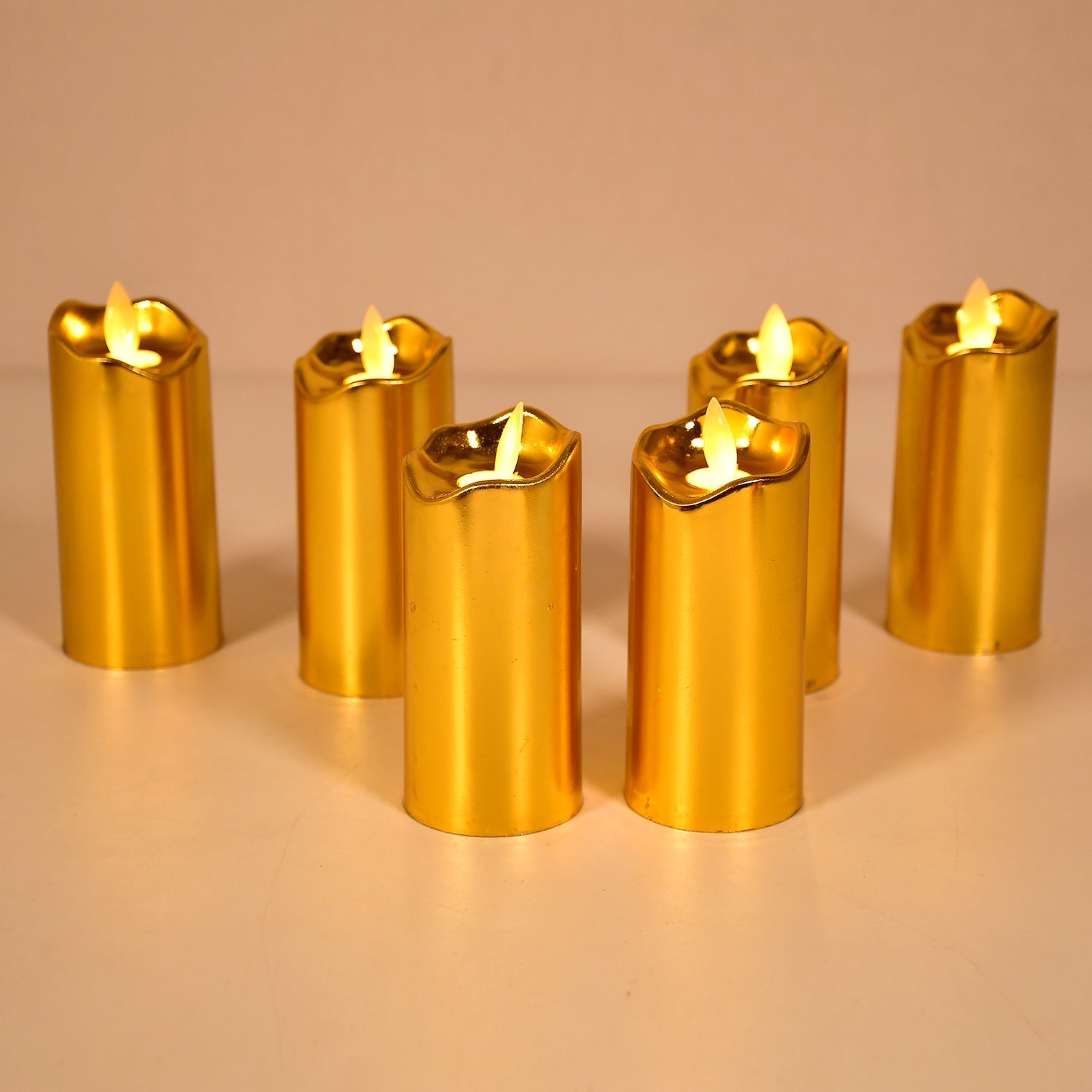 Elegant big swinging candles, perfect for weddings Elegant big swinging candles, perfect for weddings